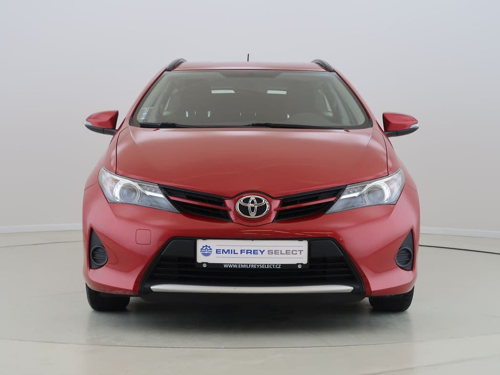 2015 Toyota Auris - 2