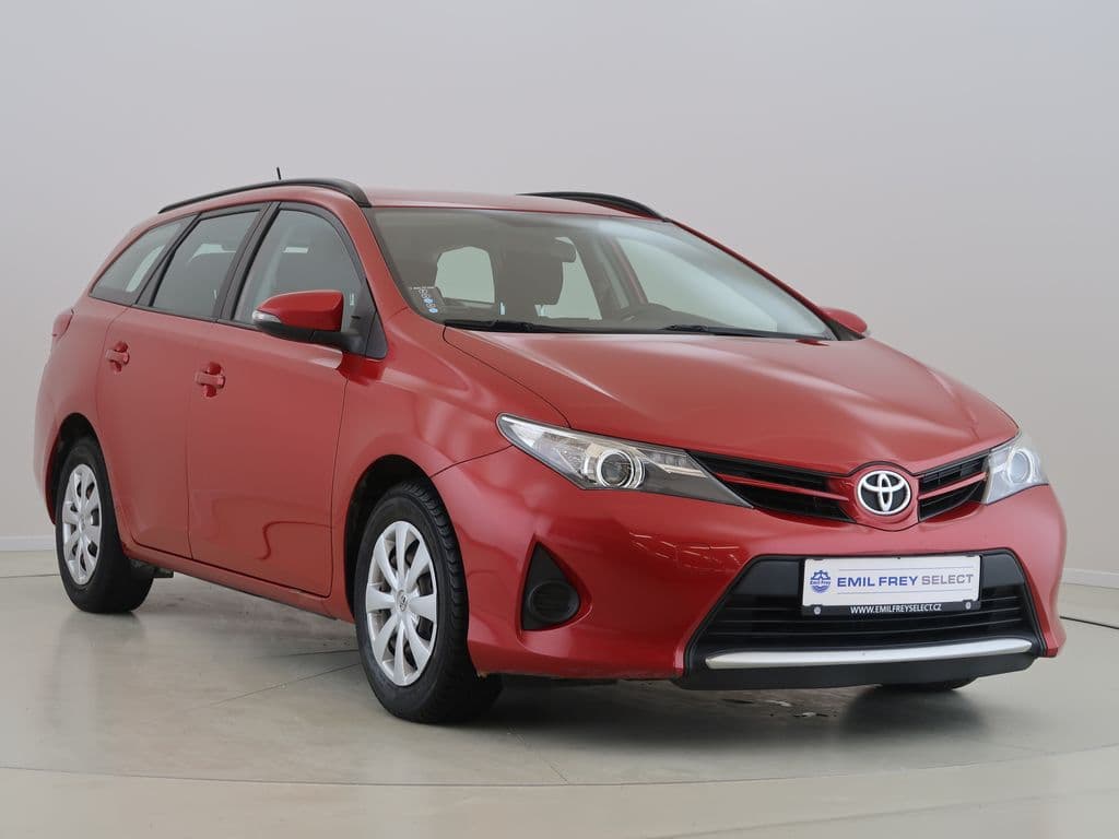 2015 Toyota Auris - 3