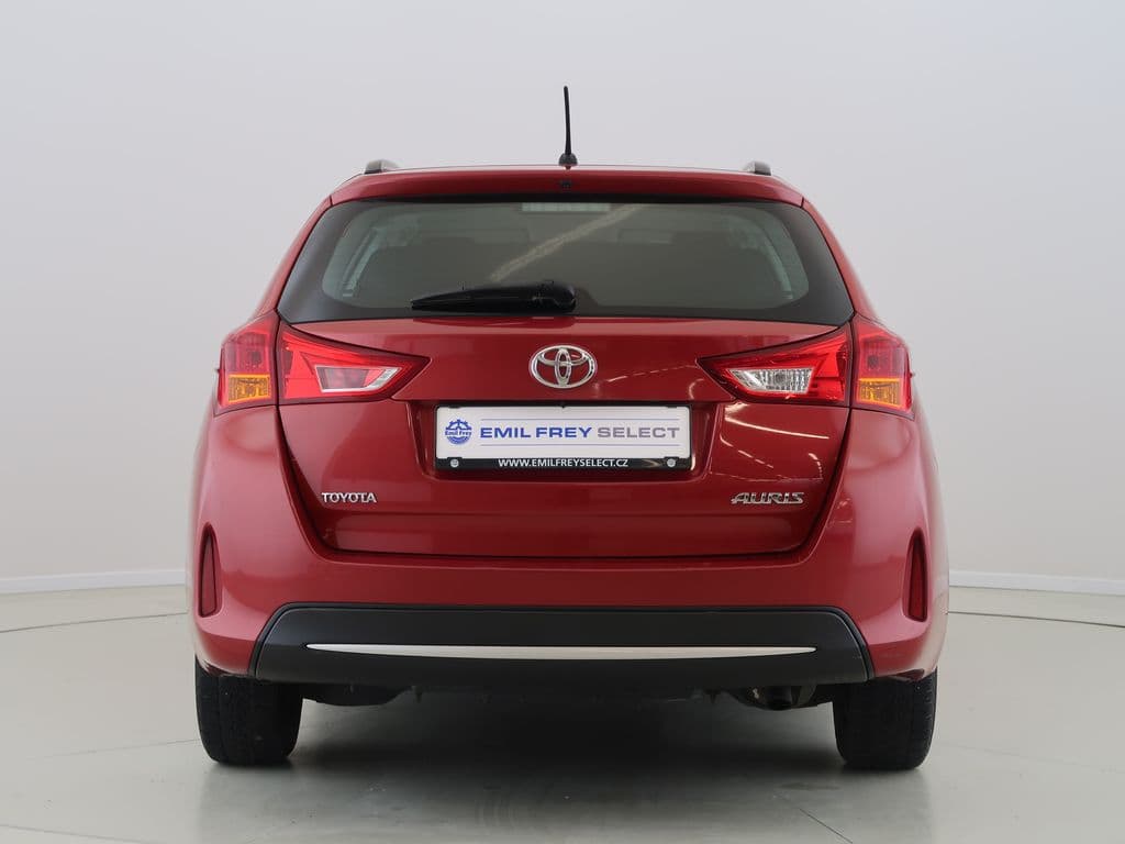 2015 Toyota Auris - 6