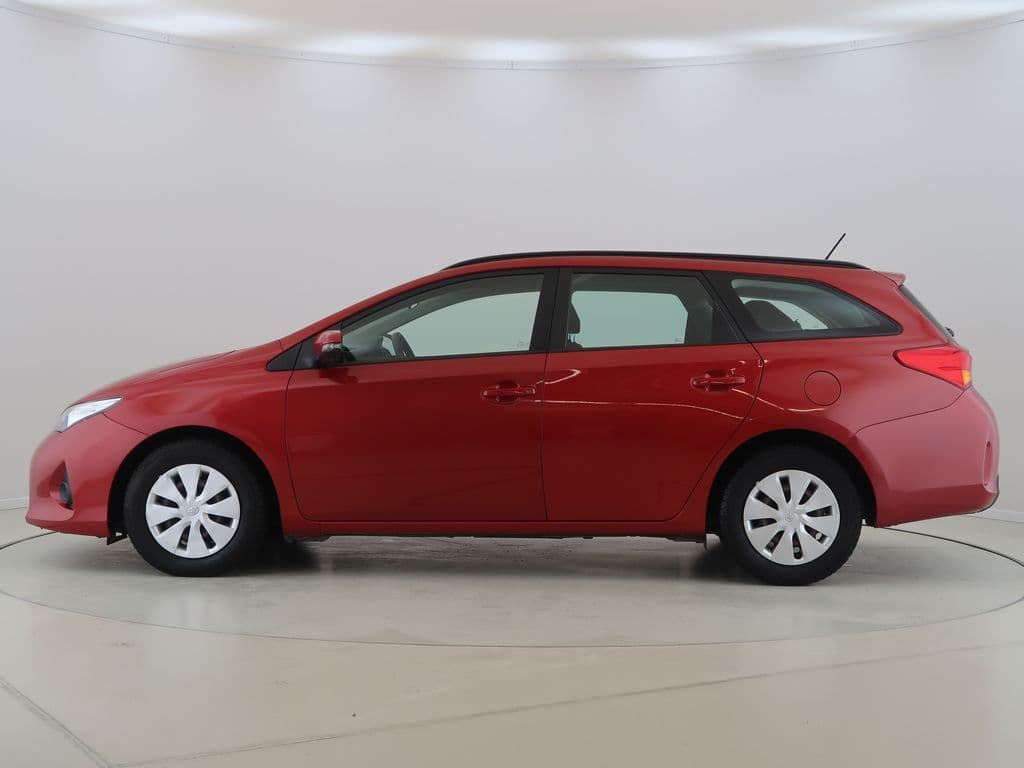 2015 Toyota Auris - 8