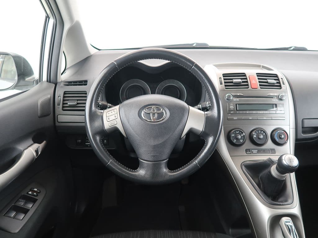 2007 Toyota Auris - 15