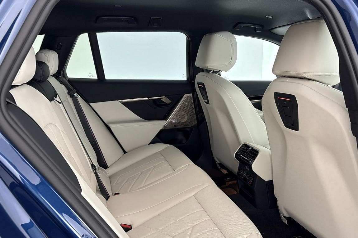 2024 BMW 5-Series - 11