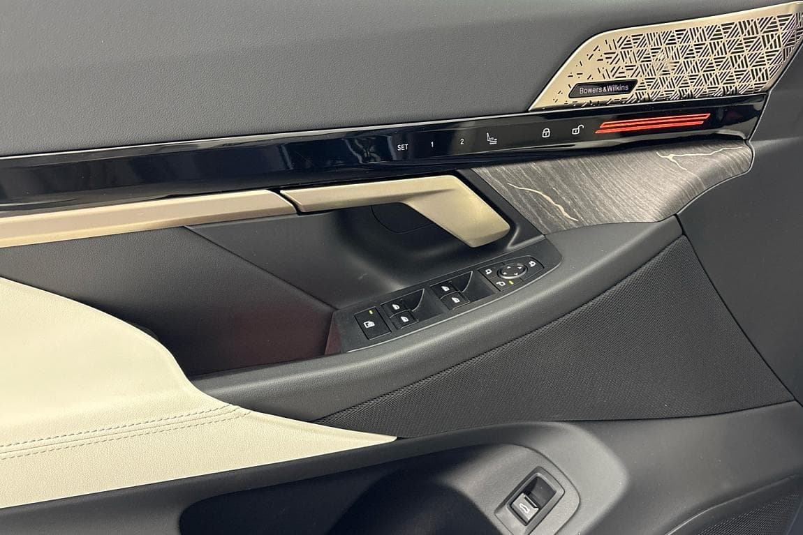 2024 BMW 5-Series - 12