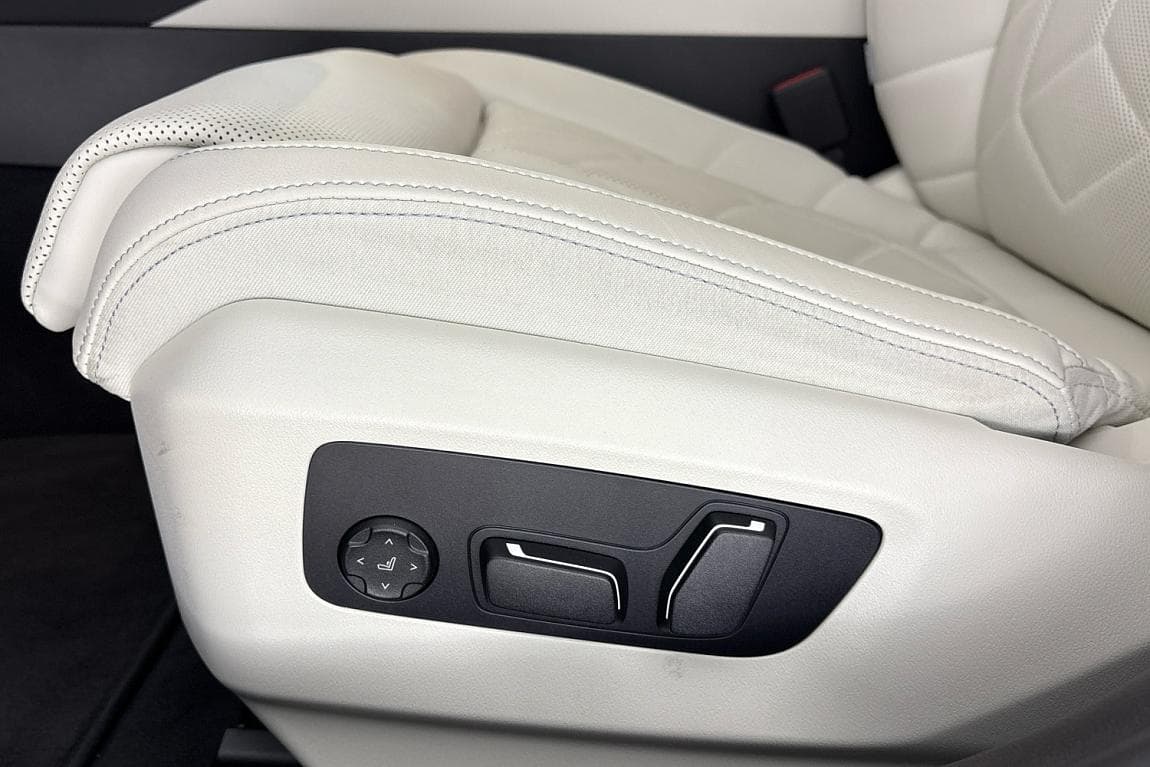 2024 BMW 5-Series - 13