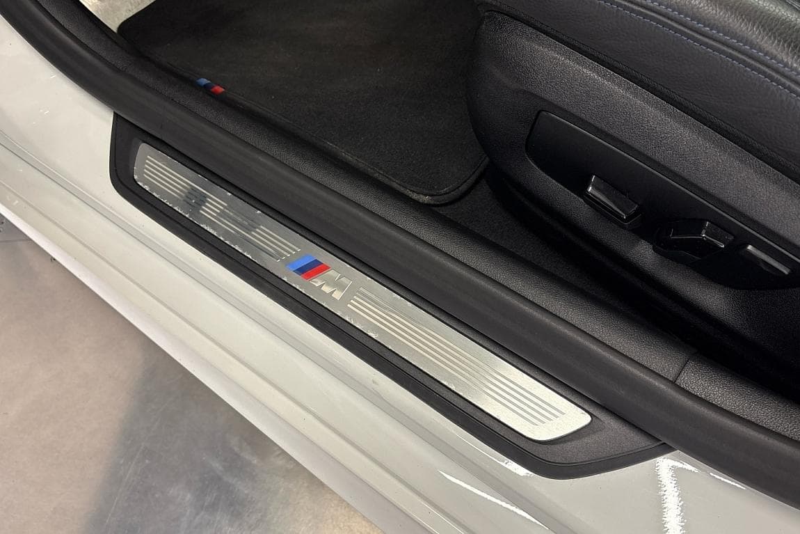 2020 BMW 5-Series - 17