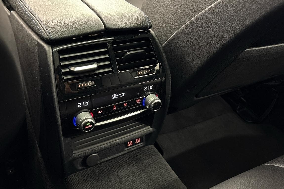 2020 BMW 5-Series - 18