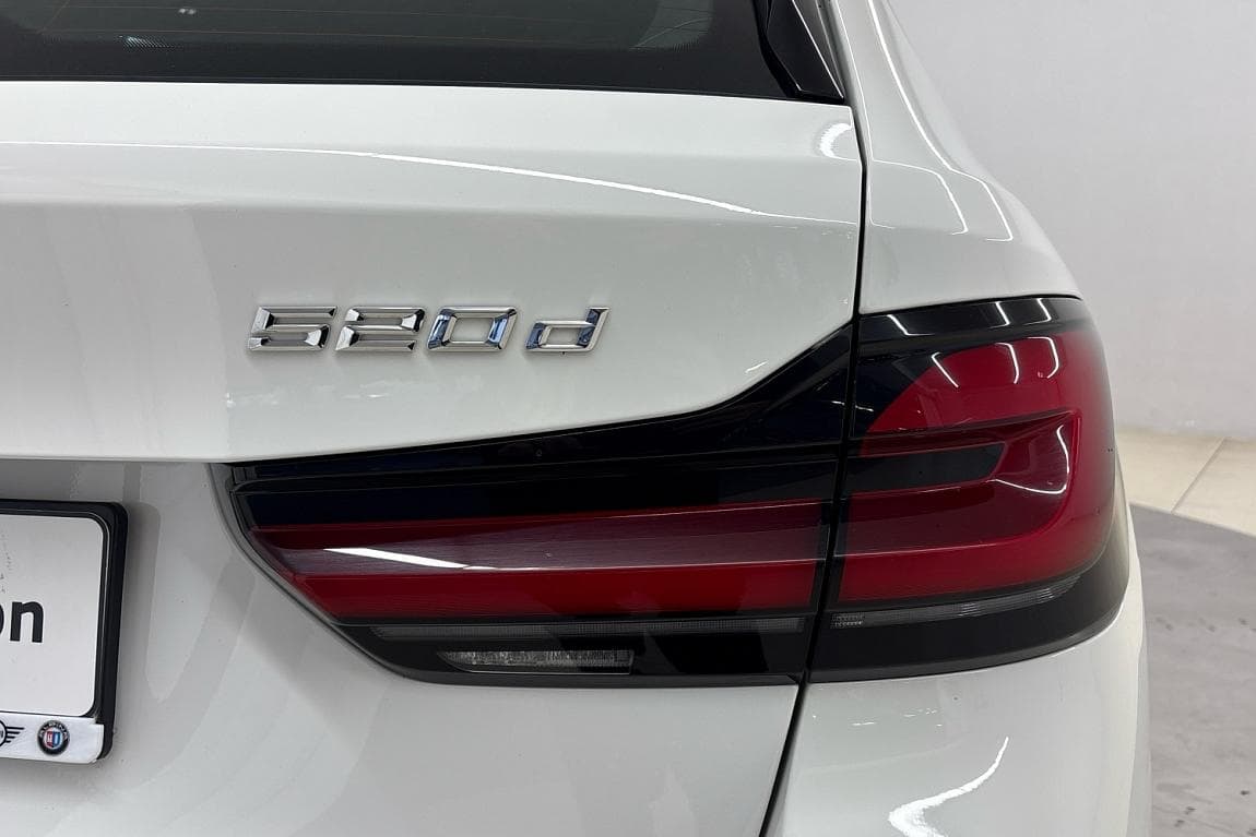 2020 BMW 5-Series - 5