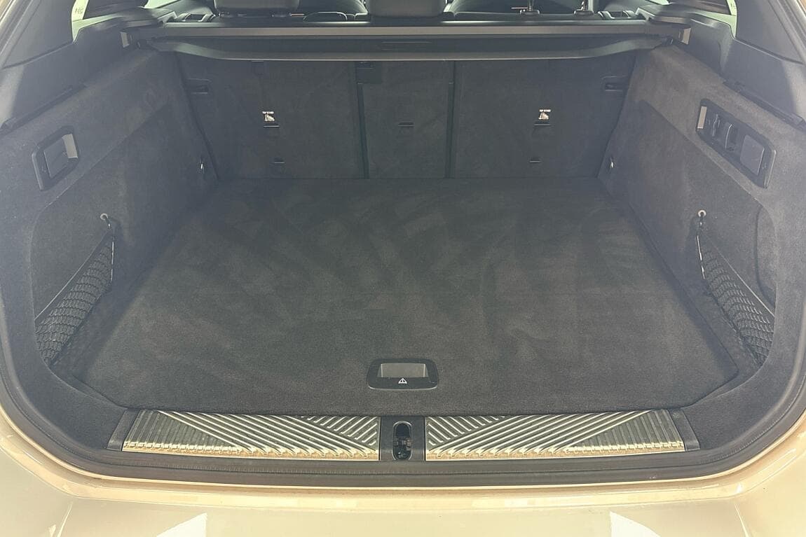 2024 BMW 5-Series - 11