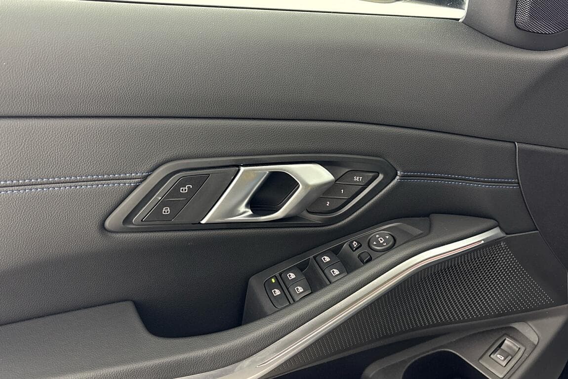 2025 BMW 3-Series - 11