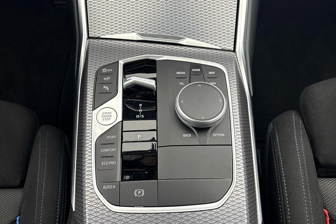 2025 BMW 3-Series - 10