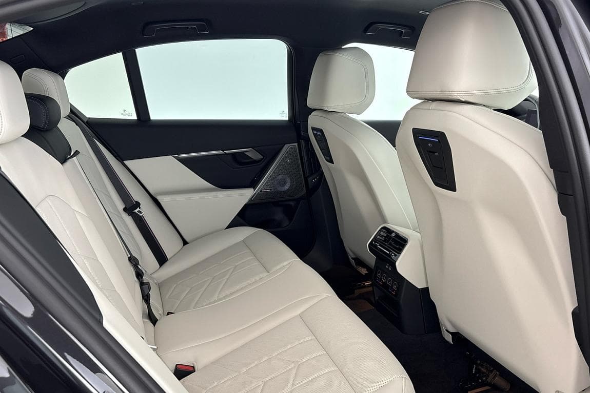 2024 BMW 5-Series - 11