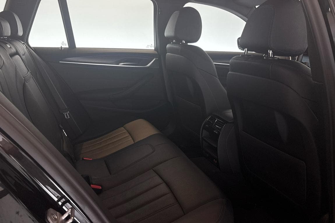 2023 BMW 5-Series - 11