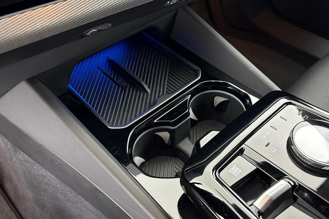 2025 BMW 5-Series - 16