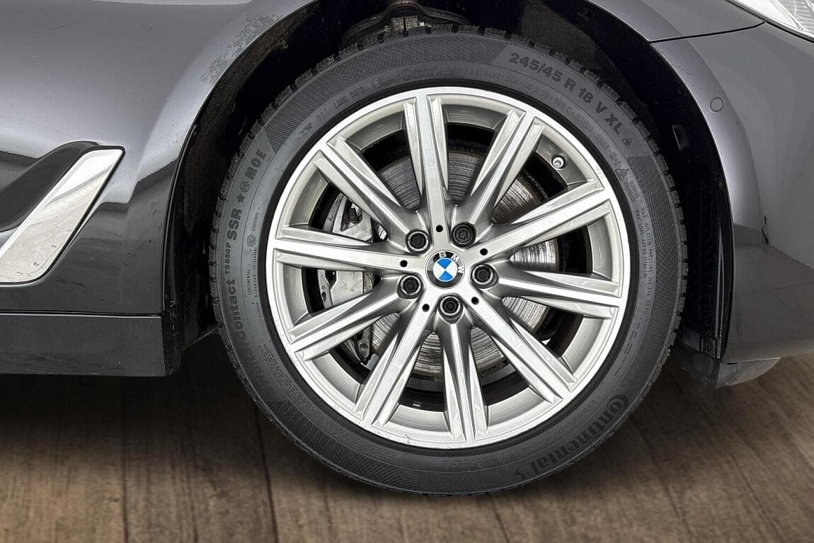 2021 BMW 5-Series - 5