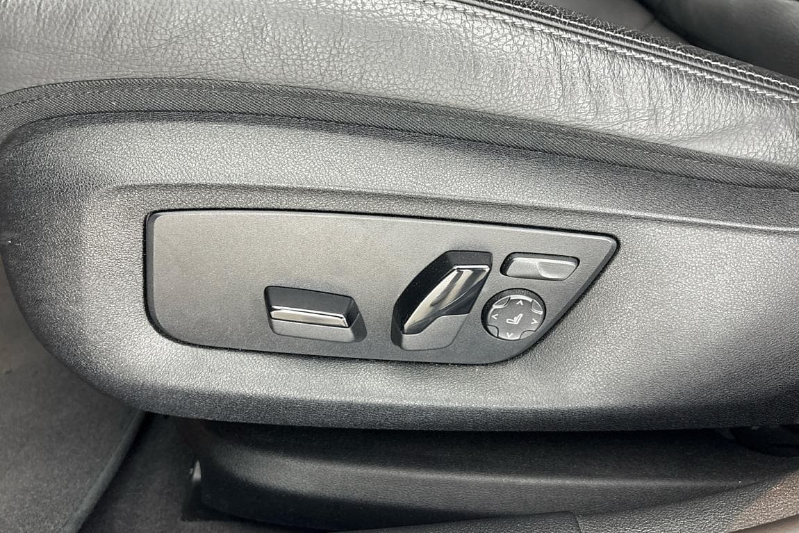 2021 BMW 5-Series - 18