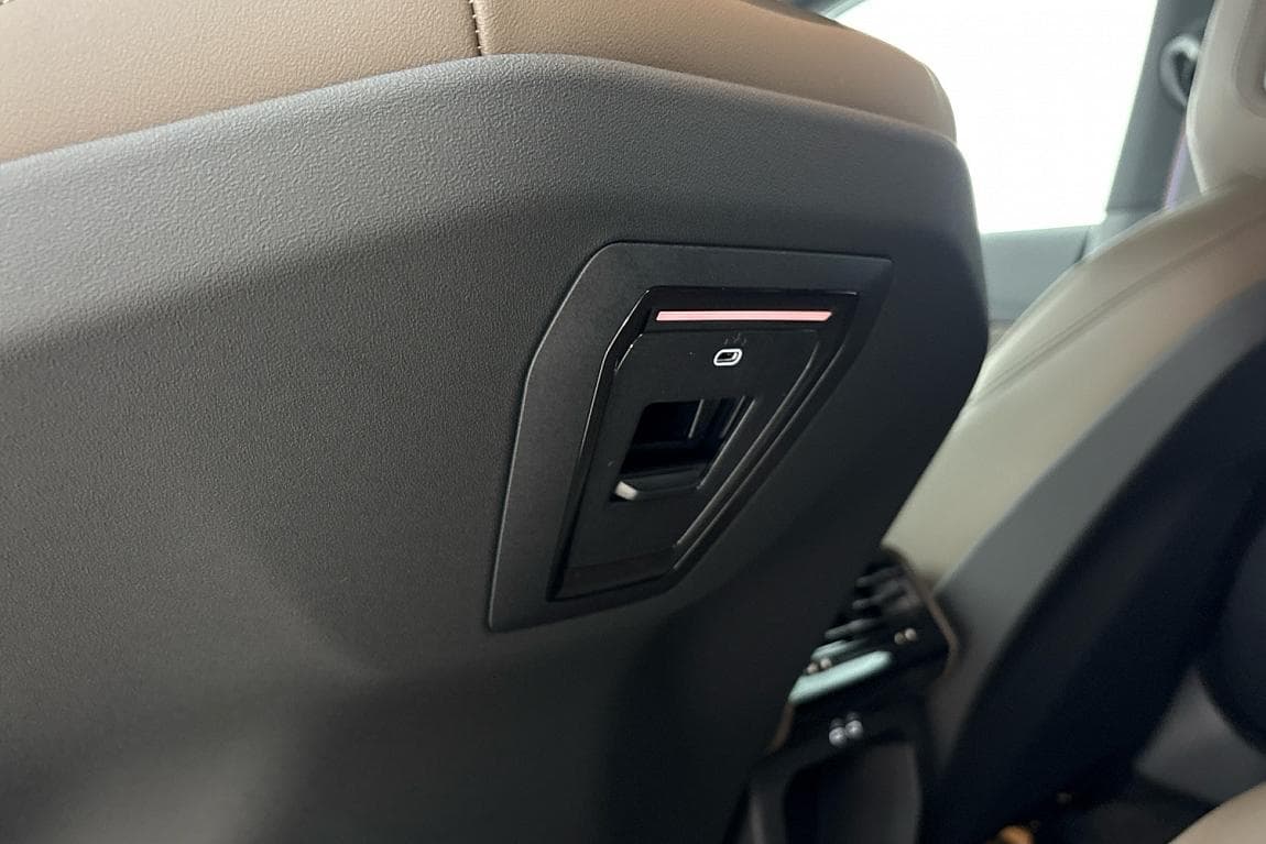 2025 BMW 5-Series - 14