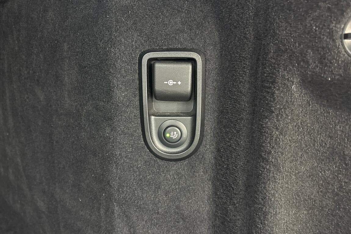 2023 BMW 5-Series - 11