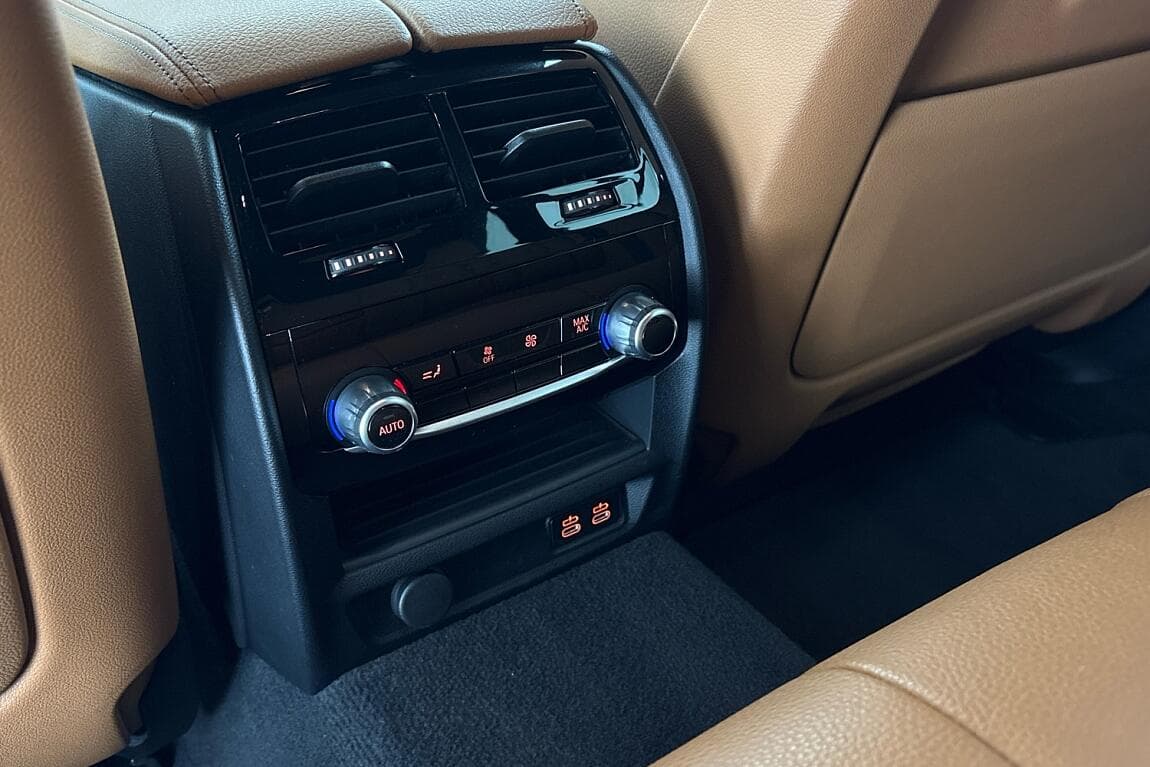 2023 BMW 5-Series - 12