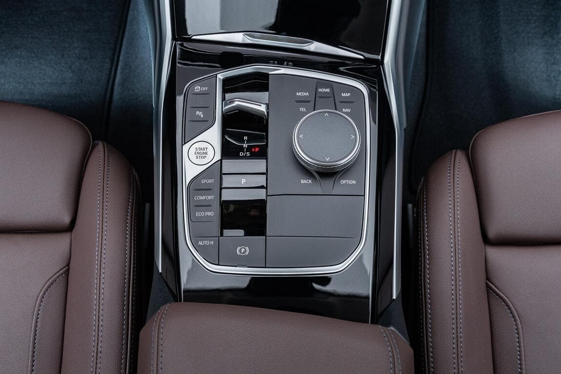 2023 BMW 3-Series - 11