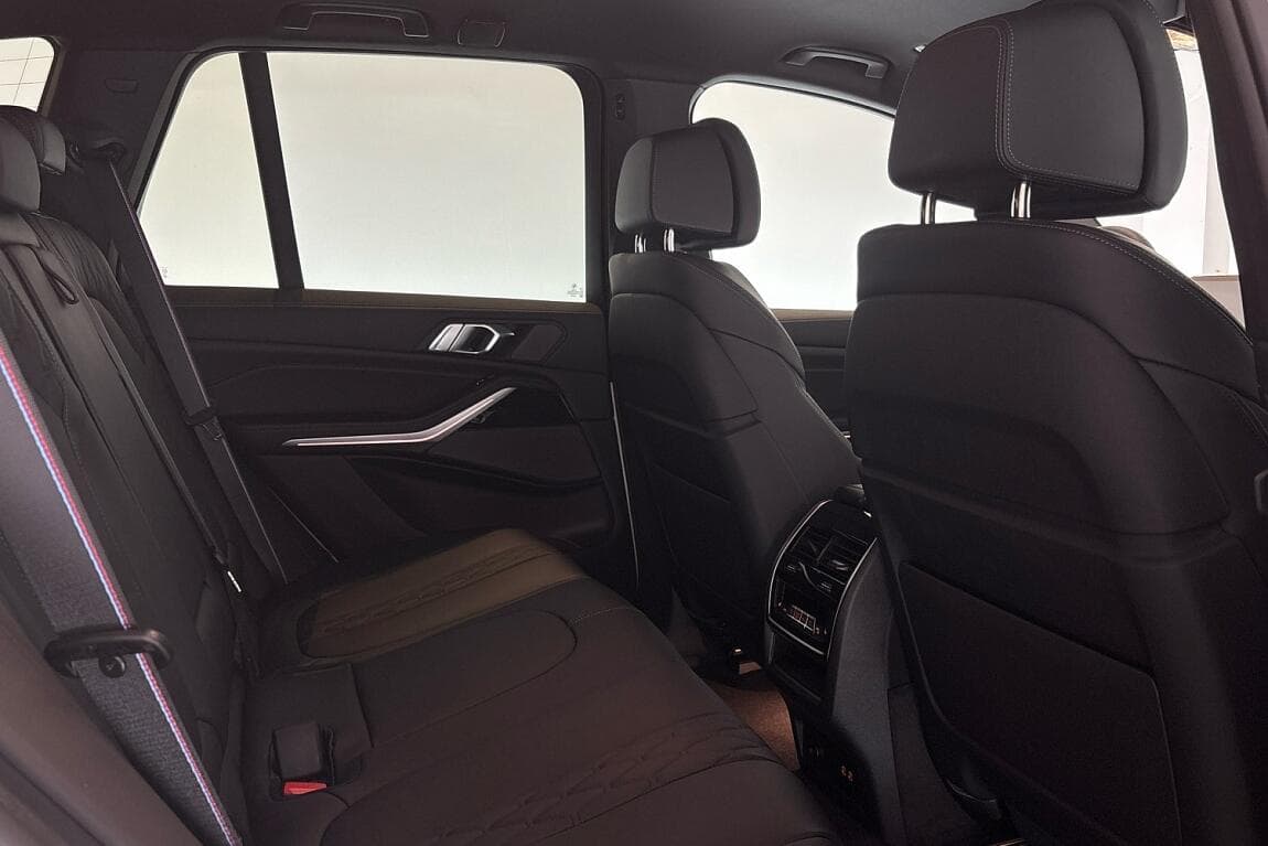 2025 BMW X5 - 11