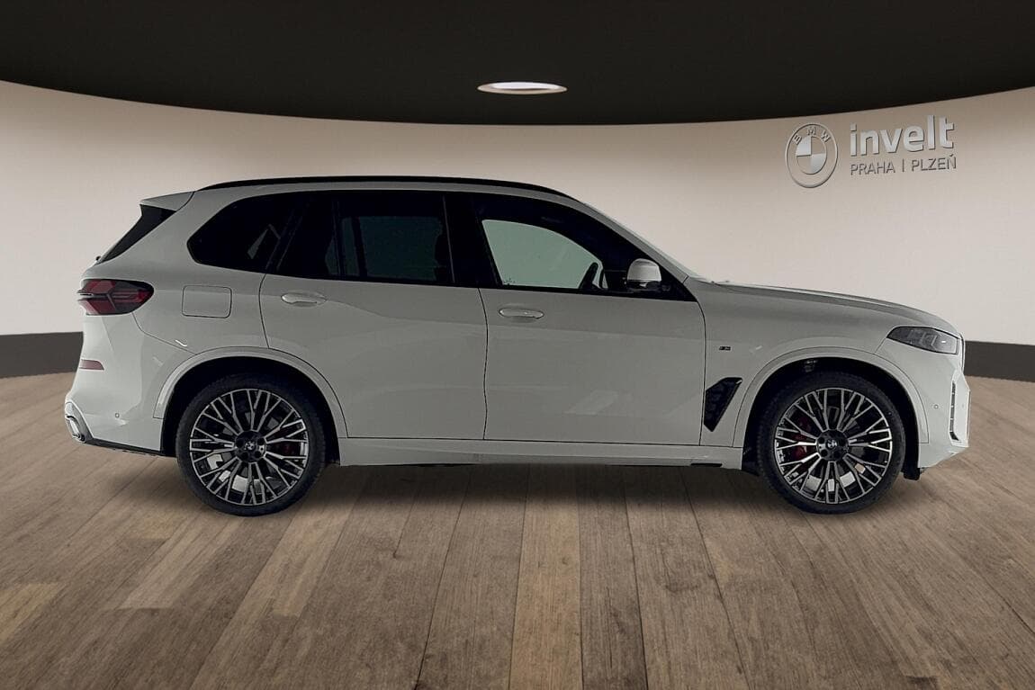 2025 BMW X5 - 2