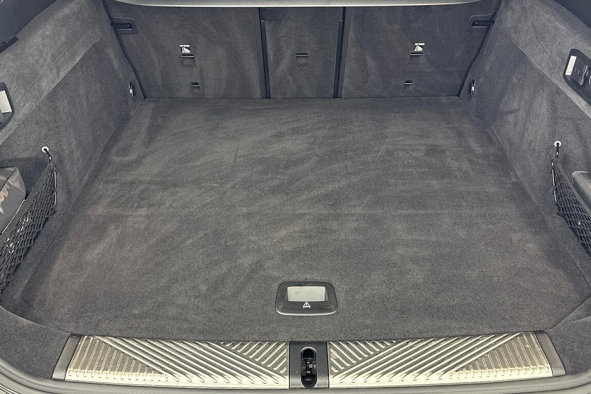 2025 BMW 5-Series - 13