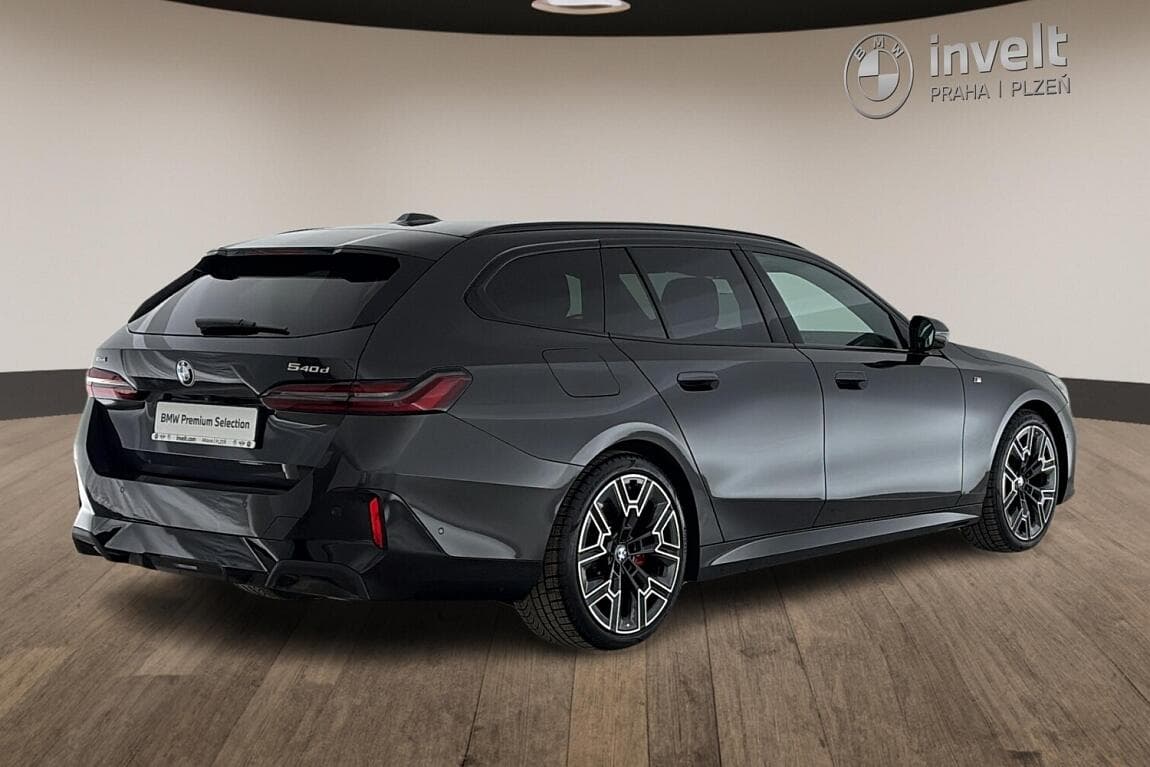 2025 BMW 5-Series - 3