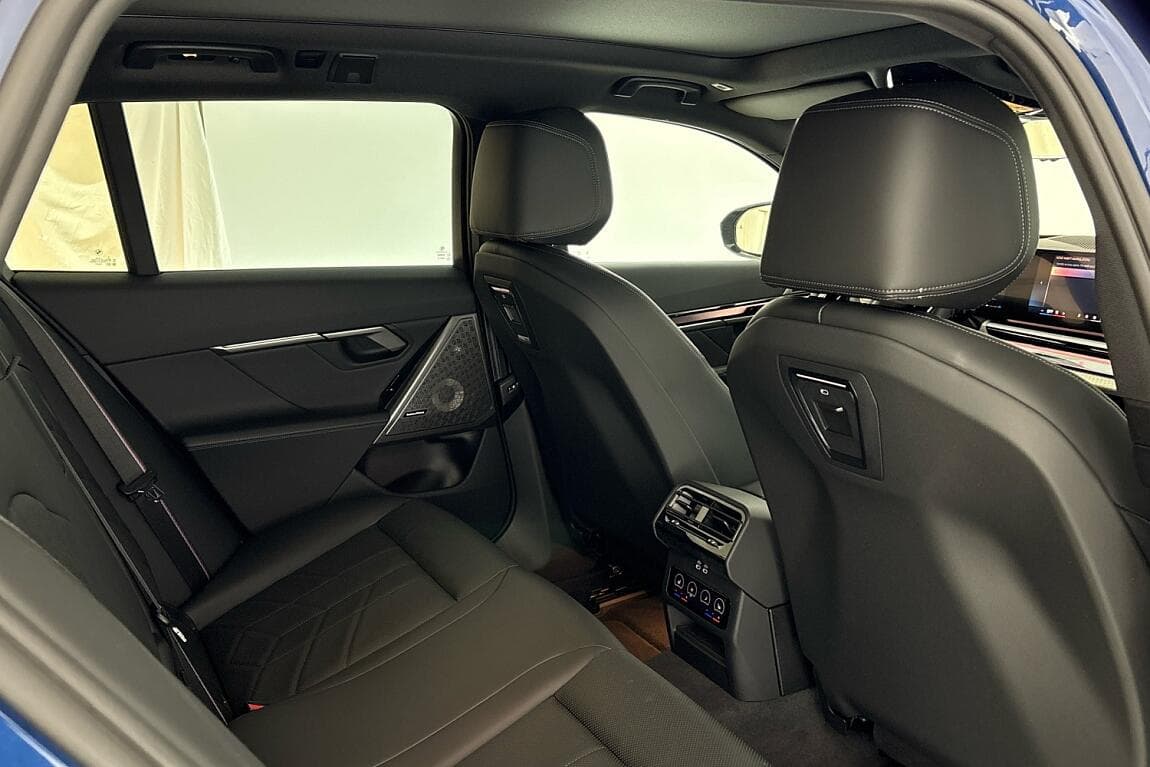 2025 BMW 5-Series - 11