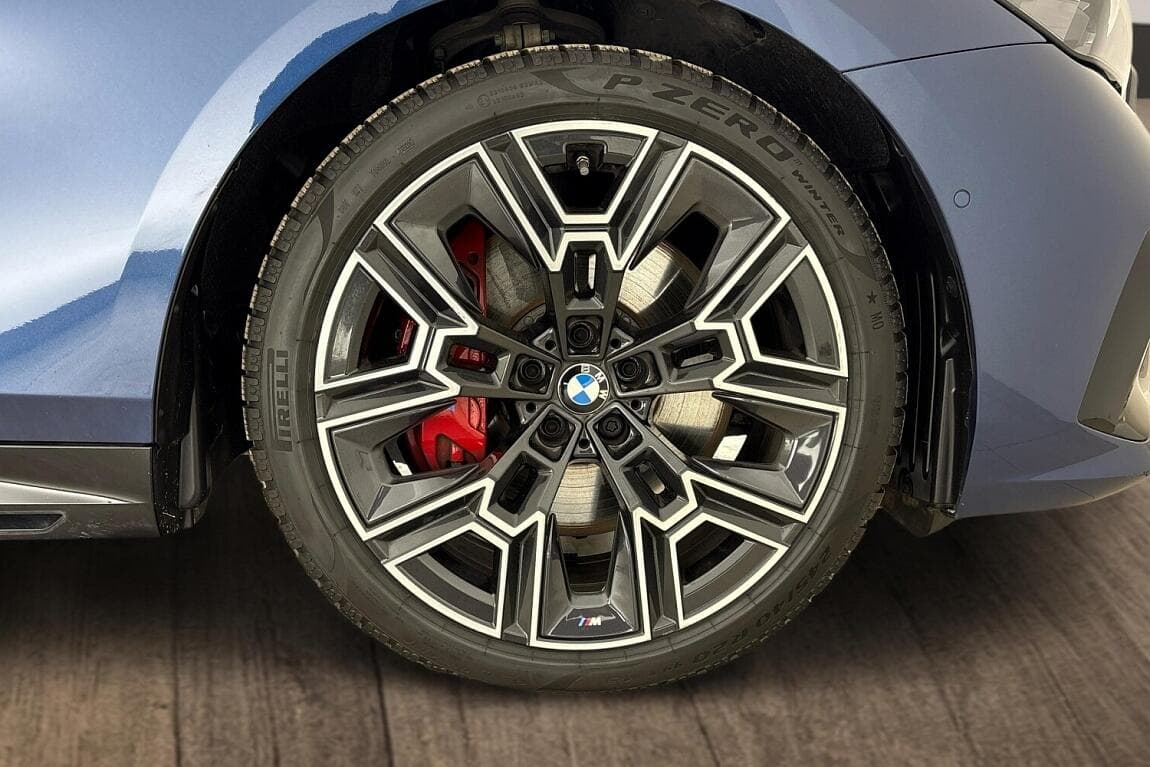 2025 BMW 5-Series - 5