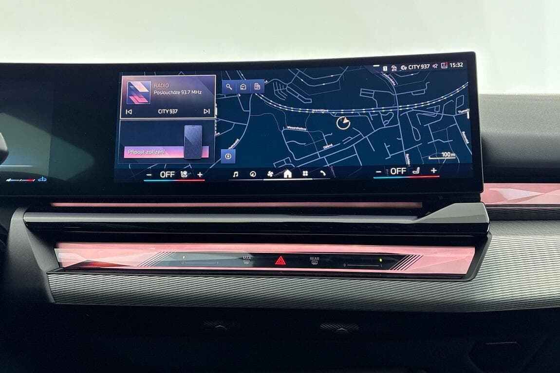 2025 BMW 5-Series - 10