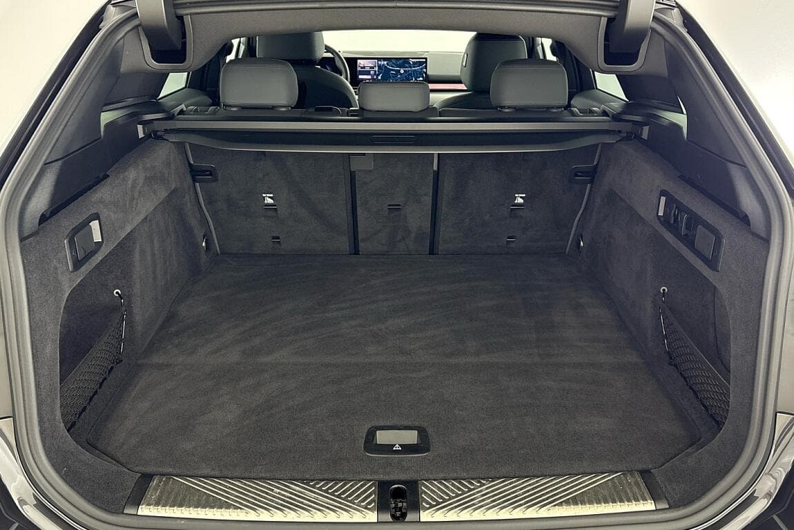 2025 BMW 5-Series - 19