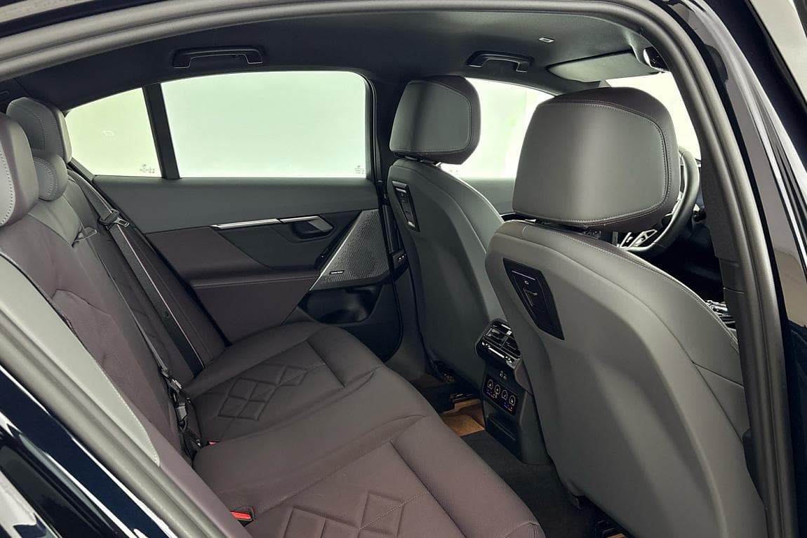 2025 BMW 5-Series - 11