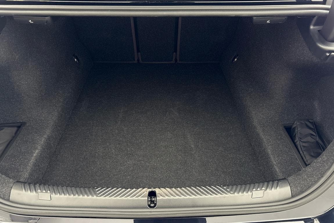 2025 BMW 5-Series - 12