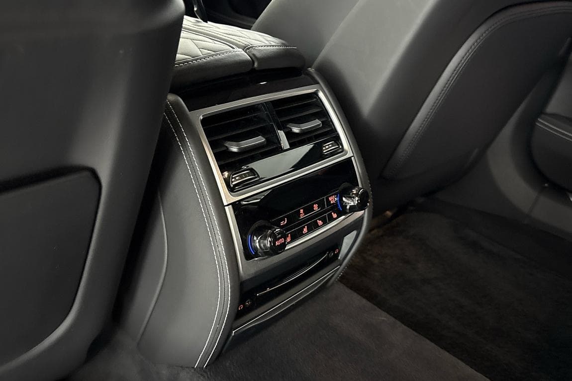 2020 BMW 7-Series - 15