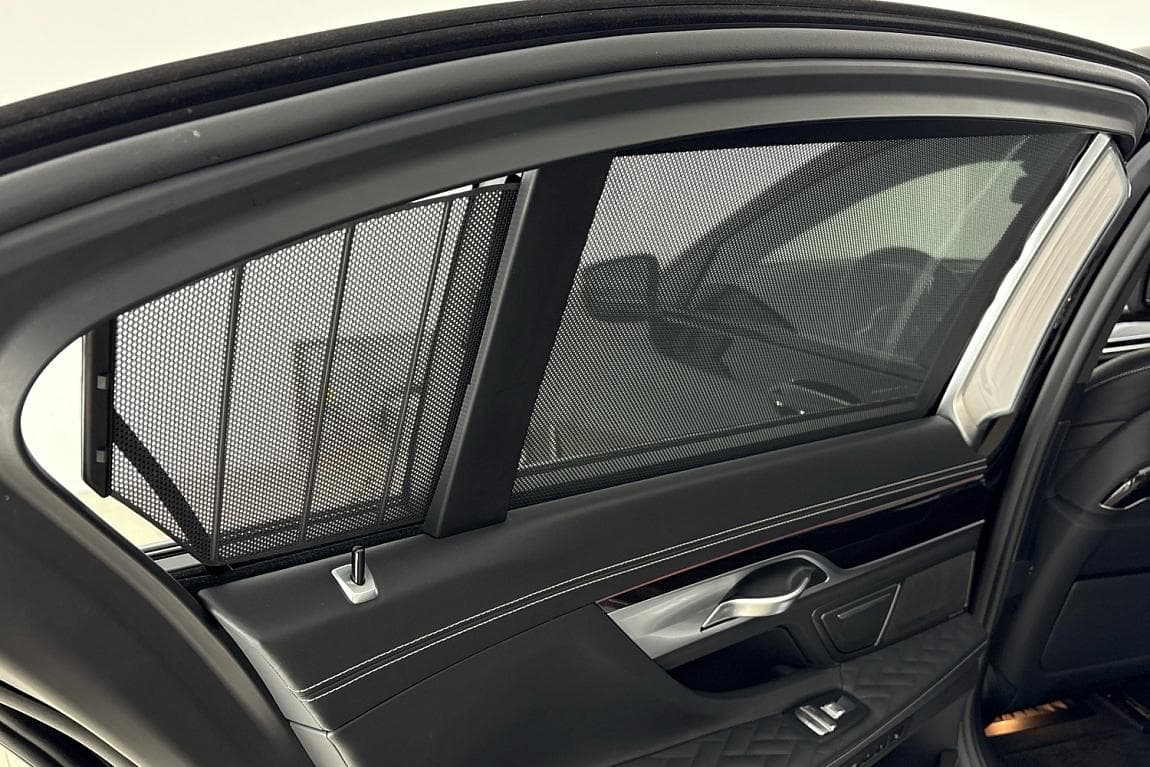 2020 BMW 7-Series - 17