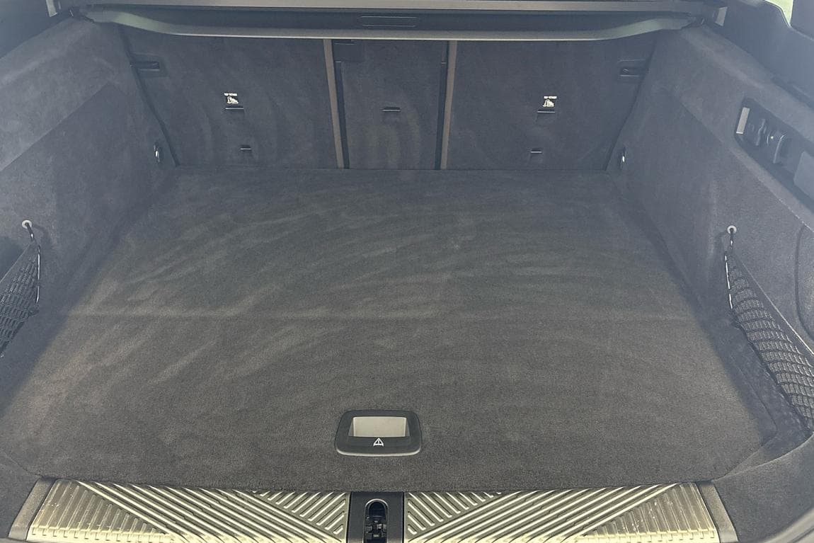 2025 BMW 5-Series - 13