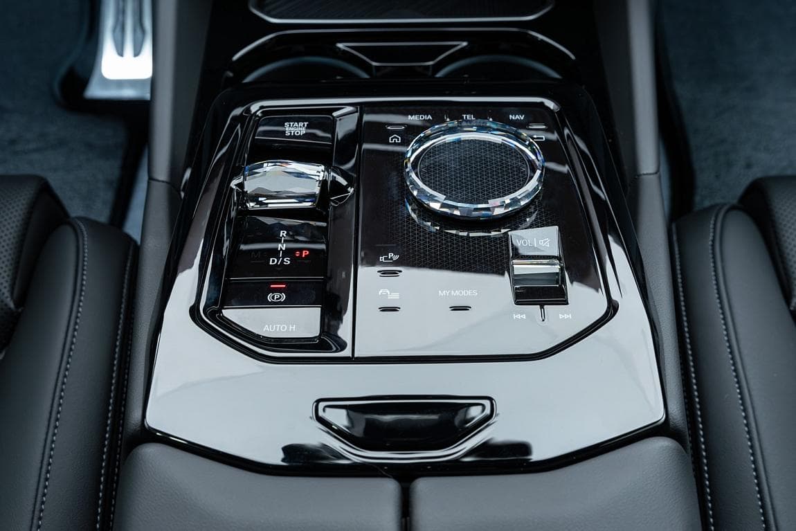 2024 BMW 5-Series - 11