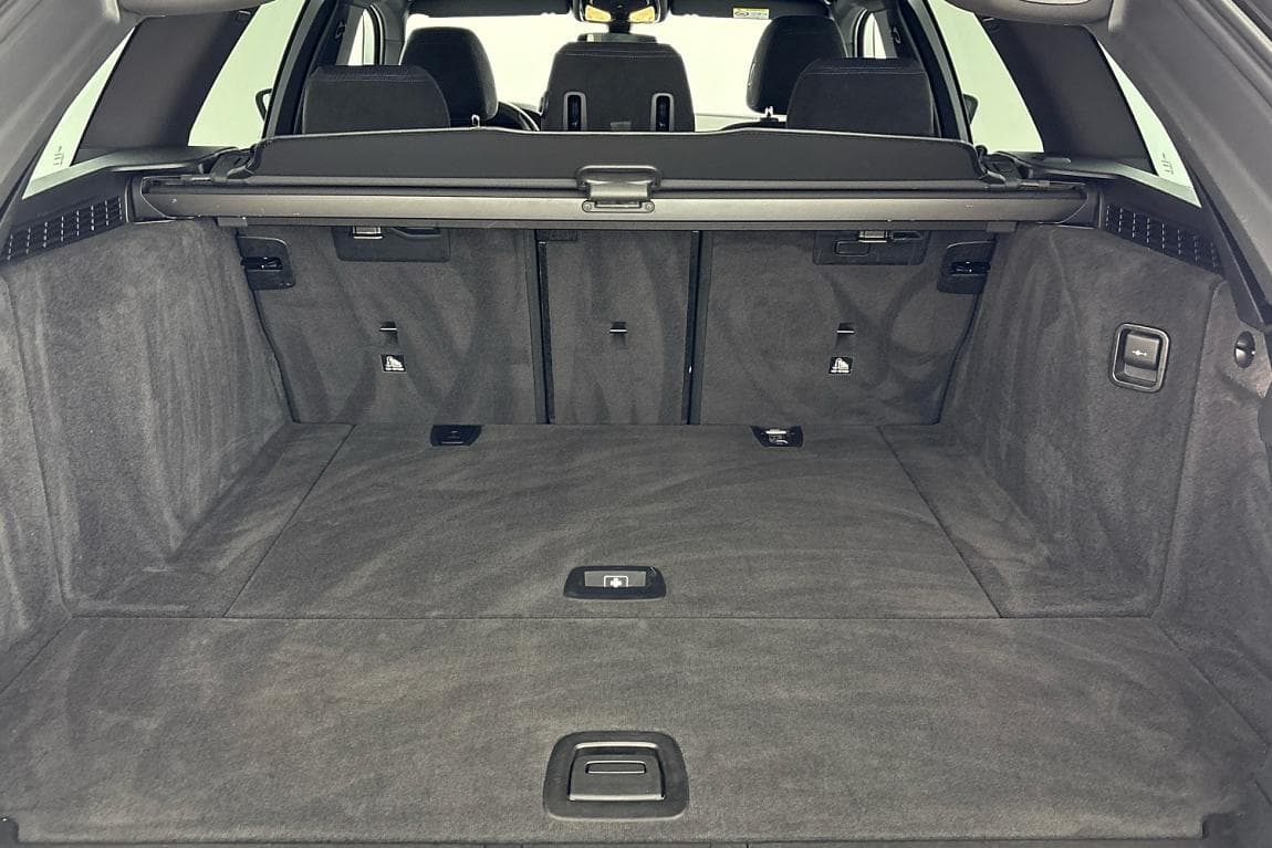 2022 BMW 5-Series - 13