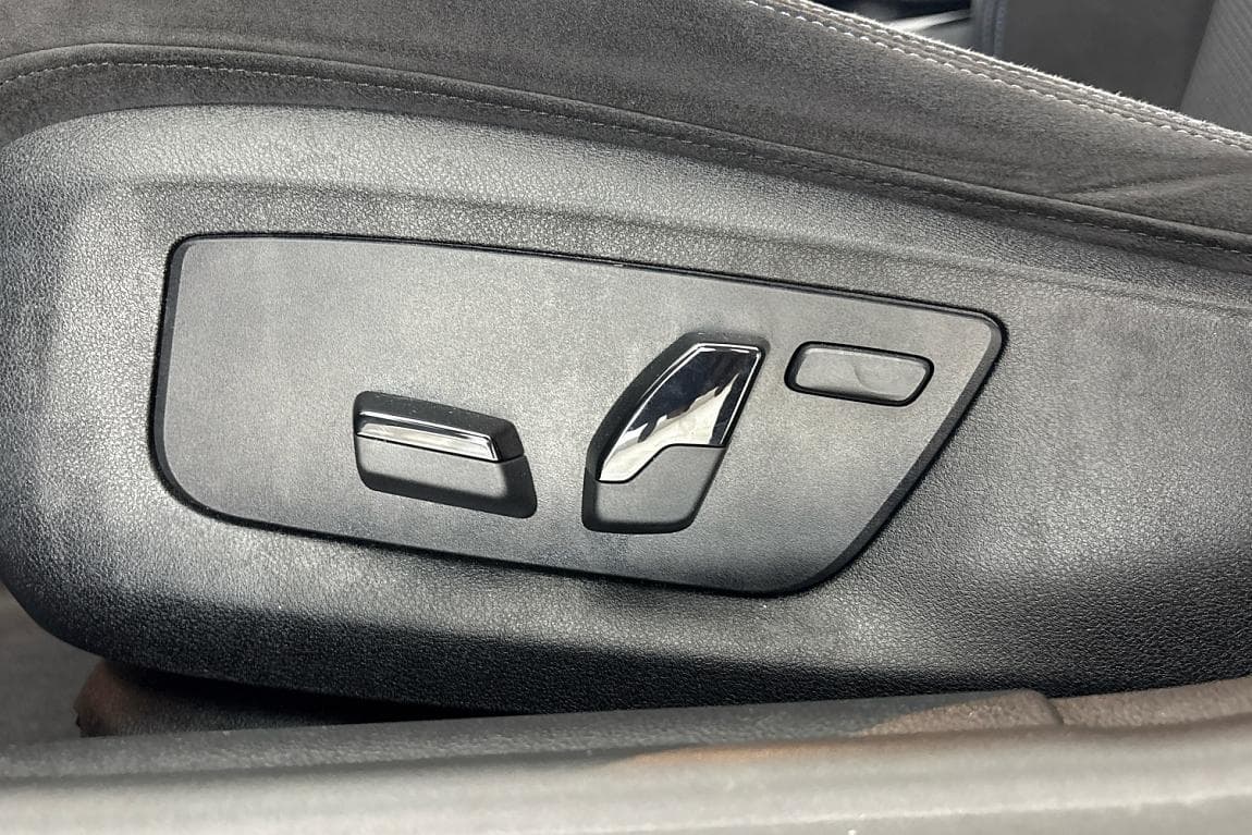 2022 BMW 5-Series - 16