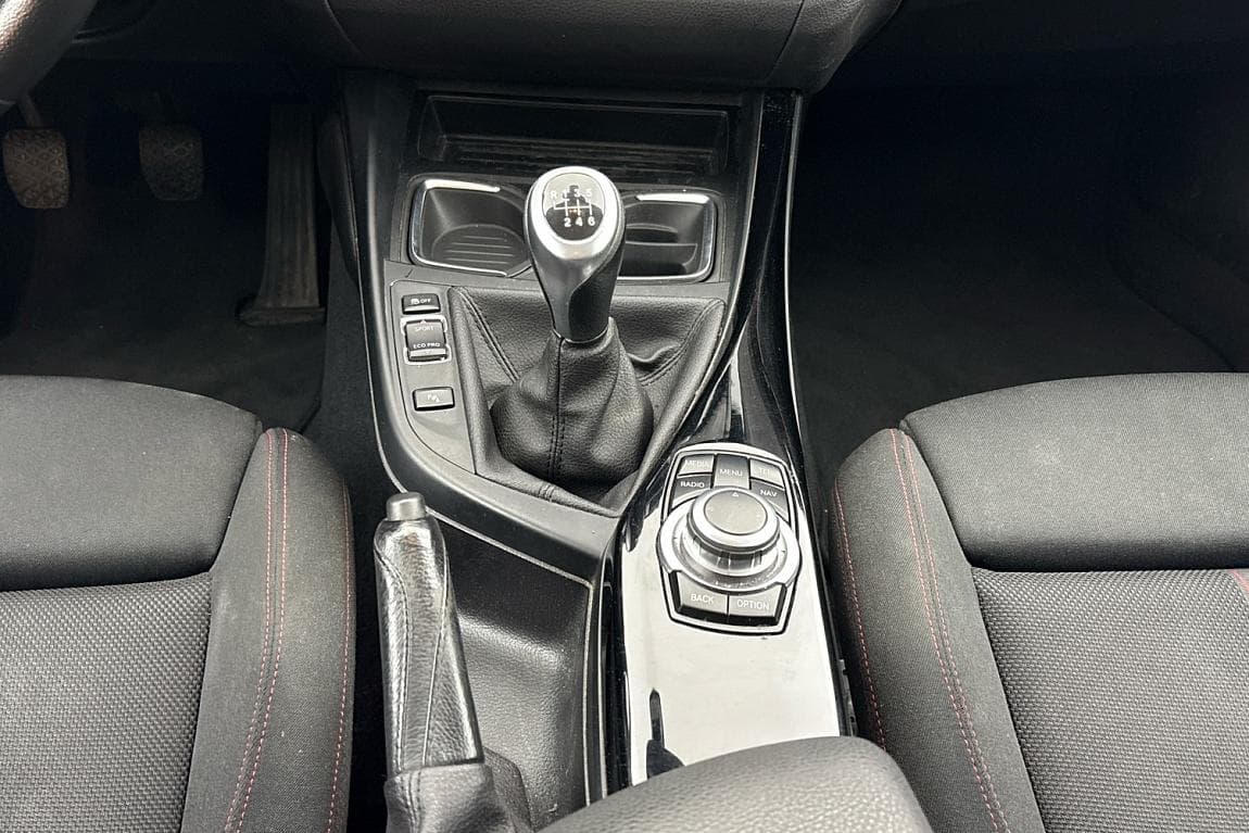 2015 BMW 1-SERIES - 9