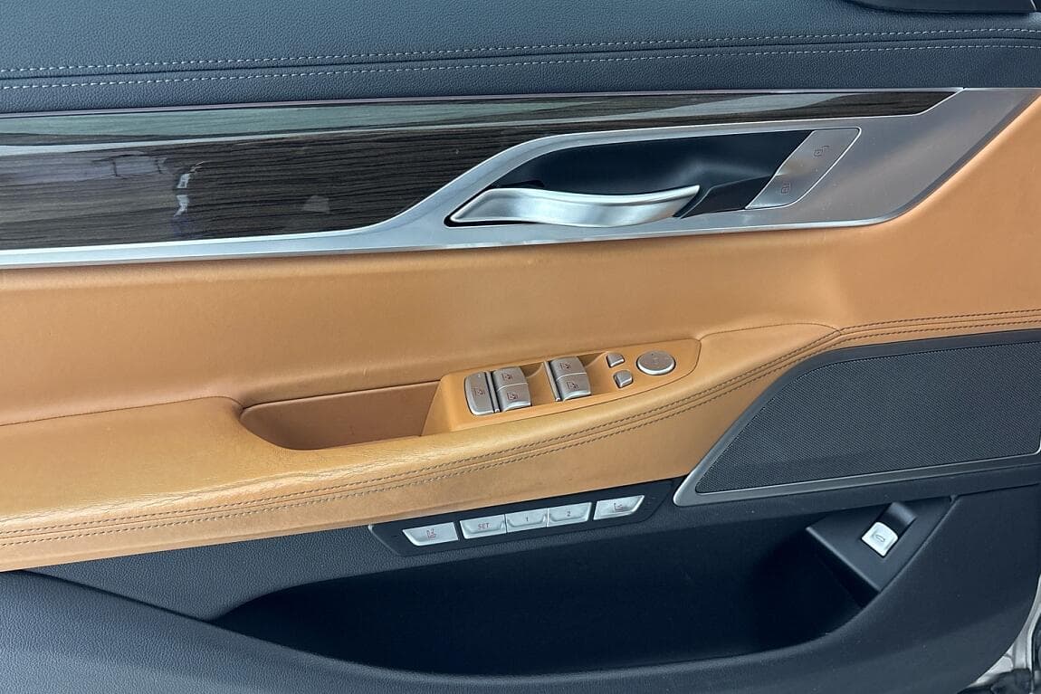 2016 BMW 7-Series - 14