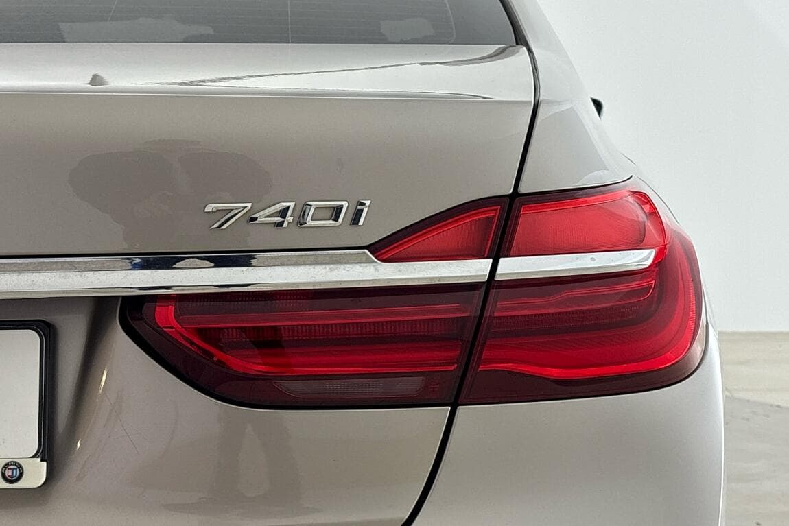 2016 BMW 7-Series - 4