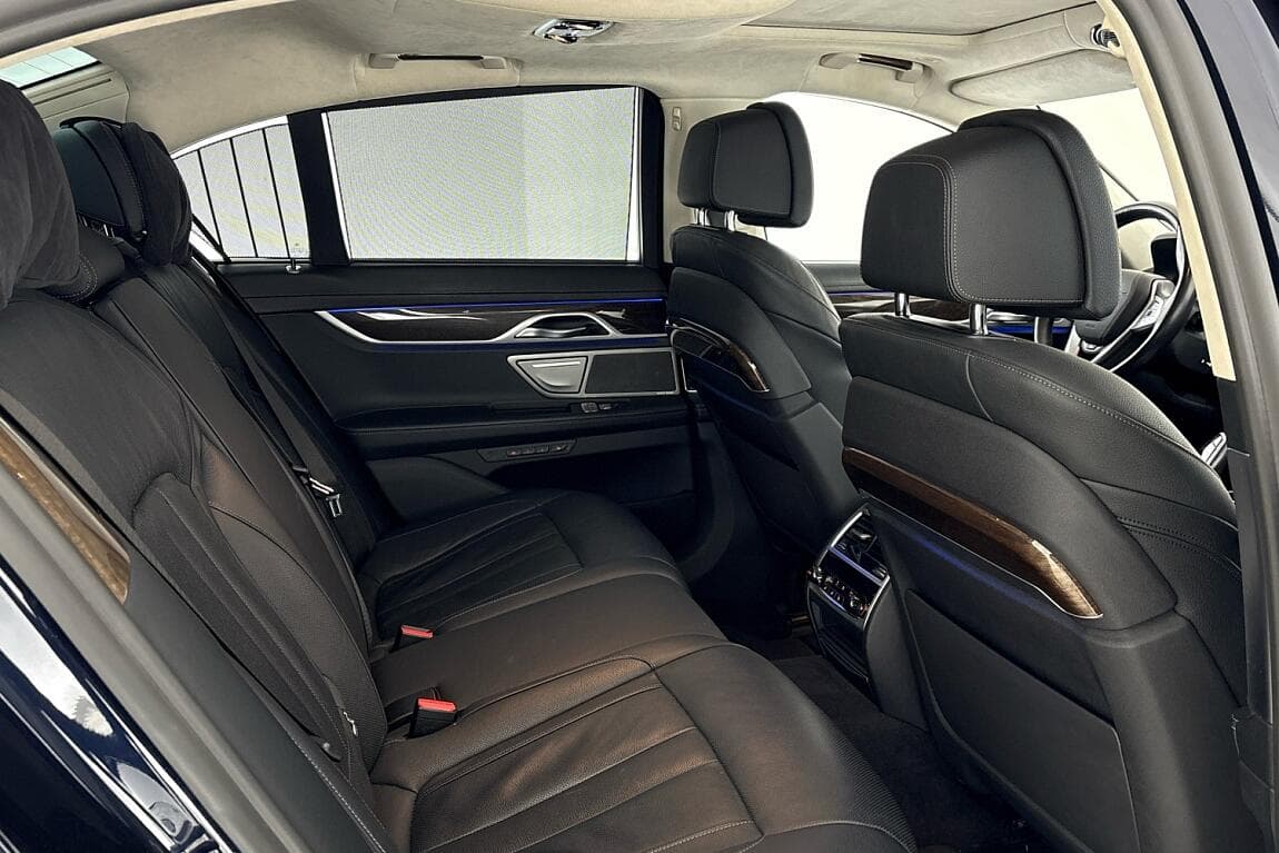 2020 BMW 7-Series - 11