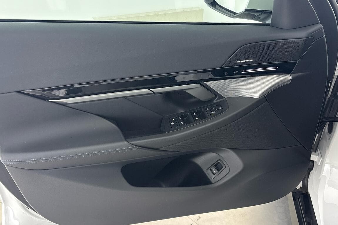 2024 BMW 5-Series - 15