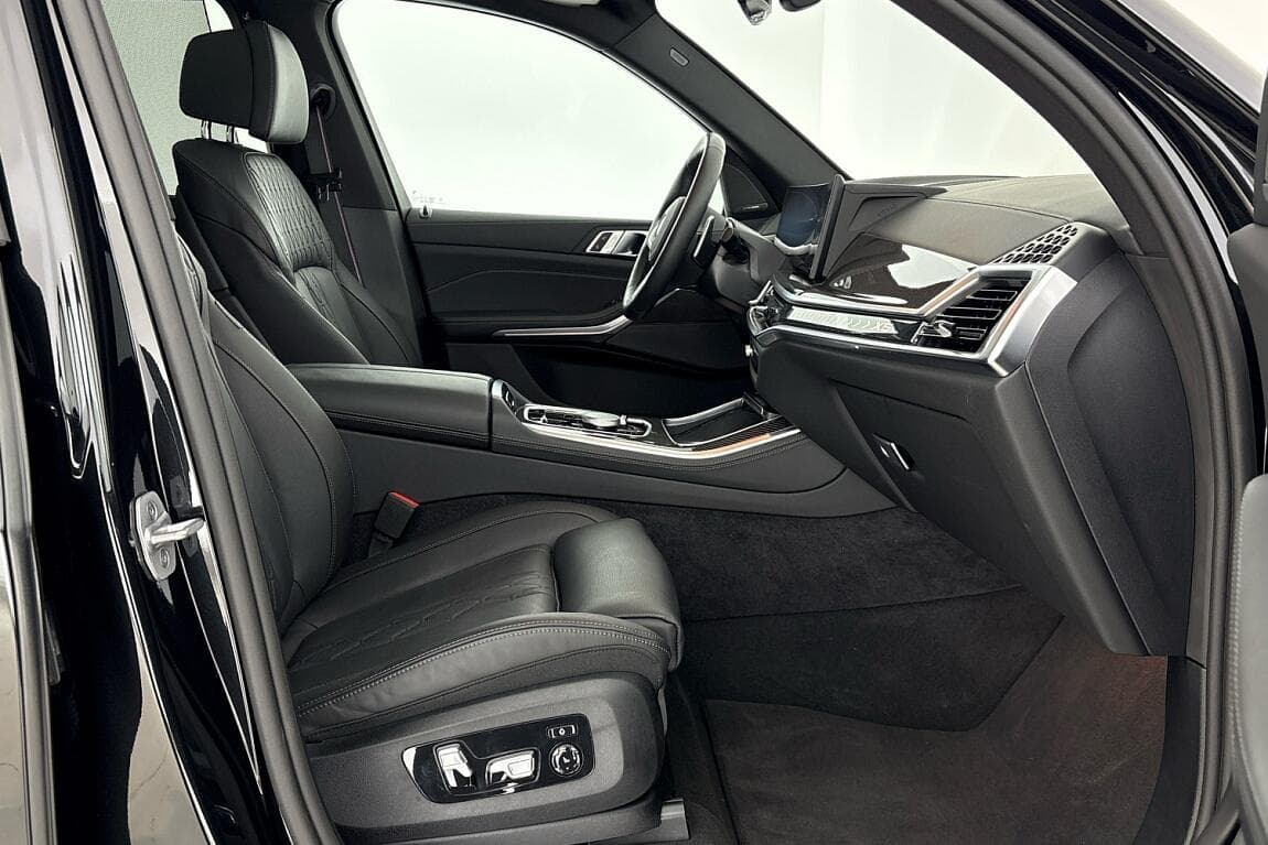 2025 BMW X5 - 14