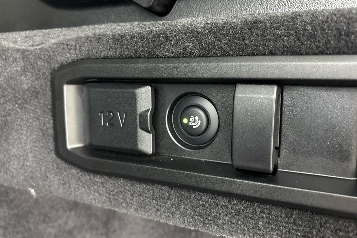 2025 BMW 5-Series - 15