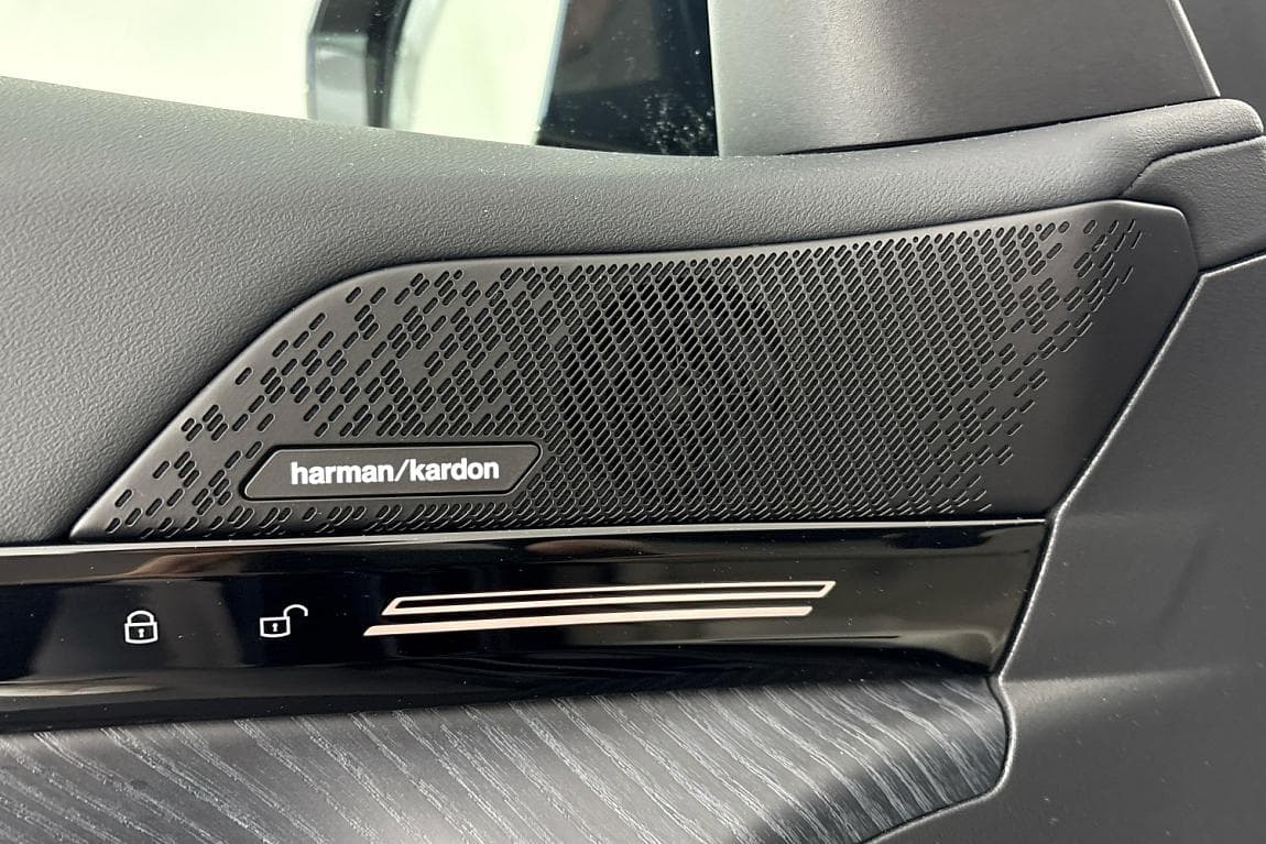 2025 BMW 5-Series - 18