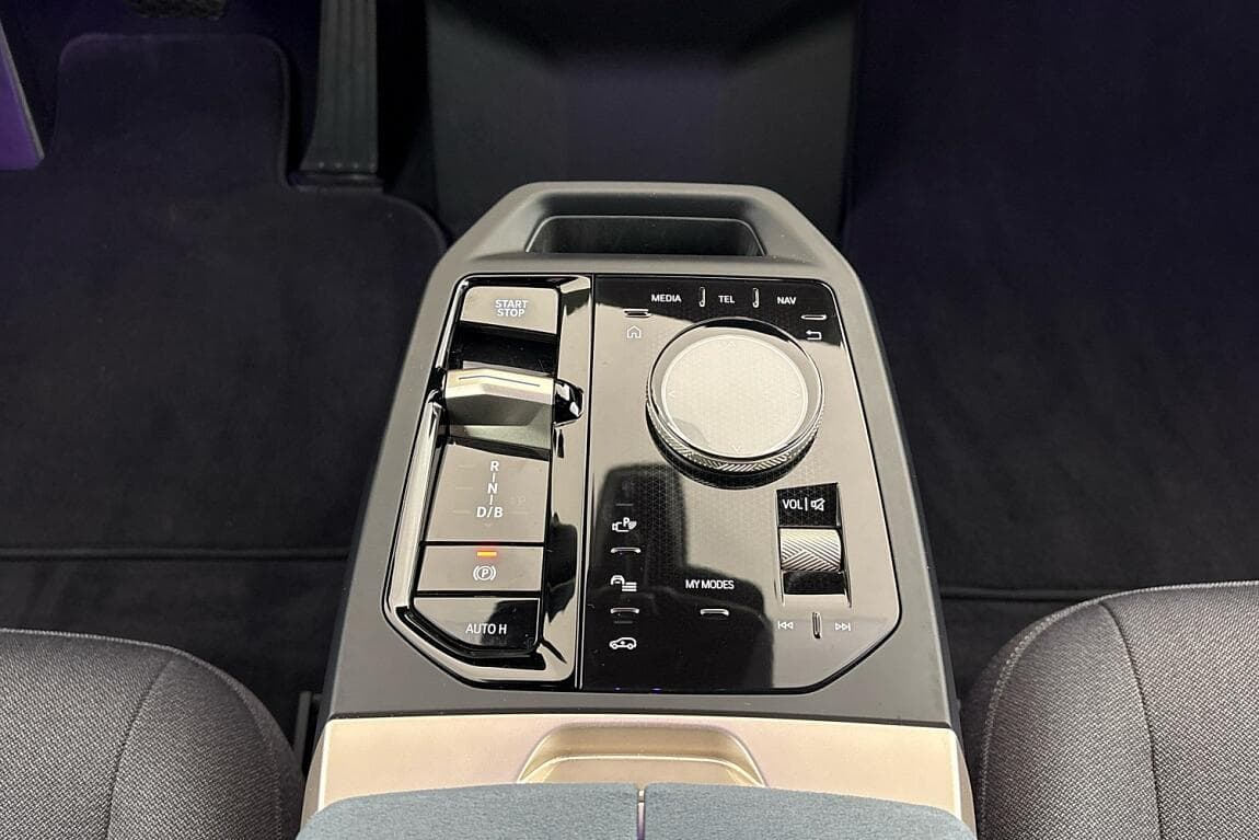 2024 BMW Ix - 10