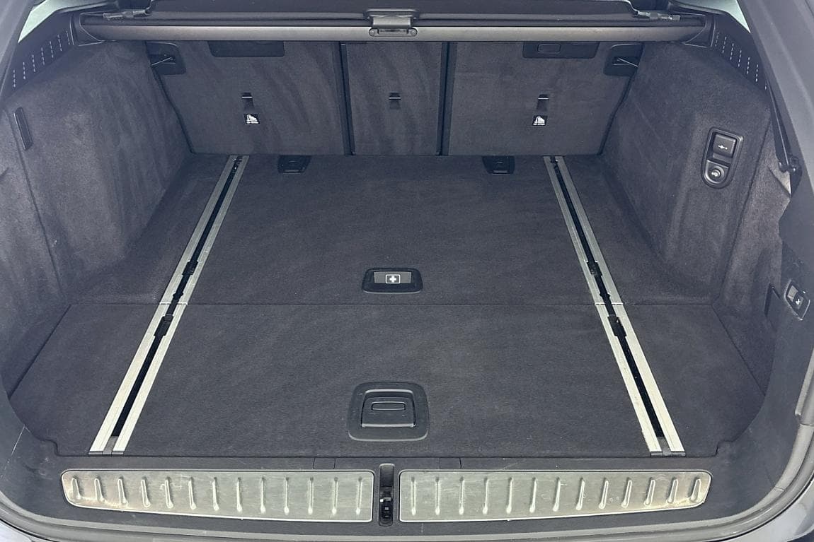 2023 BMW 5-Series - 13