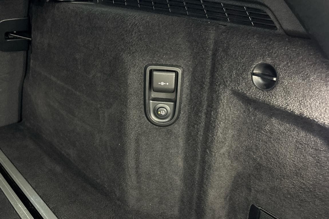 2023 BMW 5-Series - 15